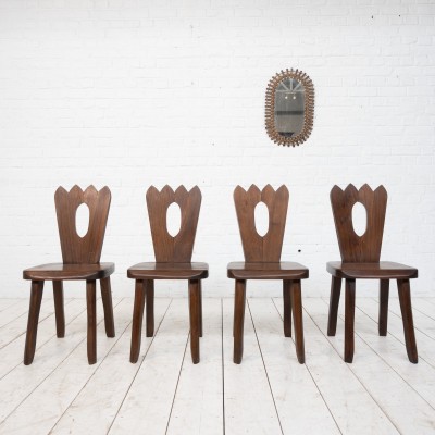 Suite de 4 chaises brutaliste en orme style Olavi HANNINEN