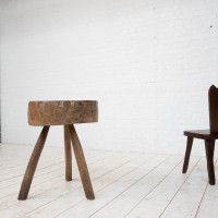 Table d'appoint brutaliste en orme, 19ème