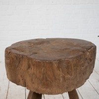 Table d'appoint brutaliste en orme, 19ème