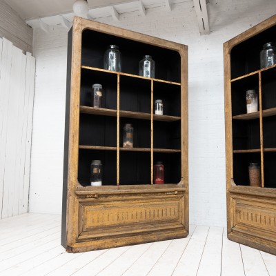 Paire d'imposantes bibliothèques en chêne