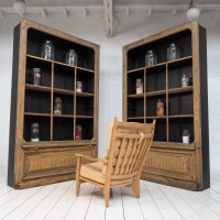 Paire d'imposantes bibliothèques en chêne