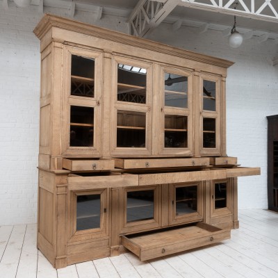 Imposante vitrine en chêne, XIXème