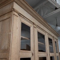 Imposante vitrine en chêne, XIXème