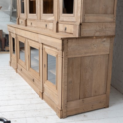Imposante vitrine en chêne, XIXème
