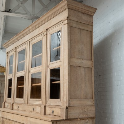 Imposante vitrine en chêne, XIXème