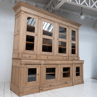 Imposante vitrine en chêne, XIXème