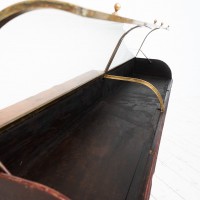 Imposante vitrine à poser en laiton, 1920