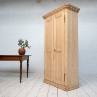 Ancienne armoire deux portes, début XXème