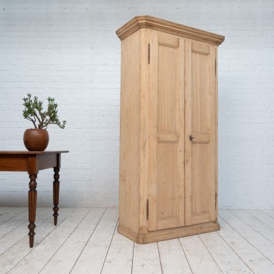 Ancienne armoire deux portes, début XXème