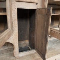 Imposant buffet deux corps en chêne, XVIIIème