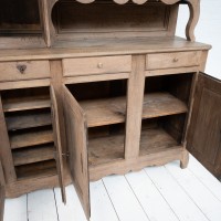 Imposant buffet deux corps en chêne, XVIIIème