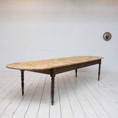 Grande table de communauté en bois, début XXème