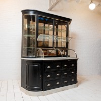 Exceptionnel meuble de boulangerie, début XXème