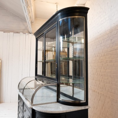 Exceptionnel meuble de boulangerie, début XXème