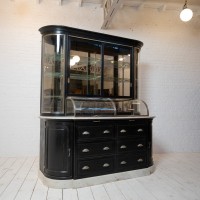 Exceptionnel meuble de boulangerie, début XXème