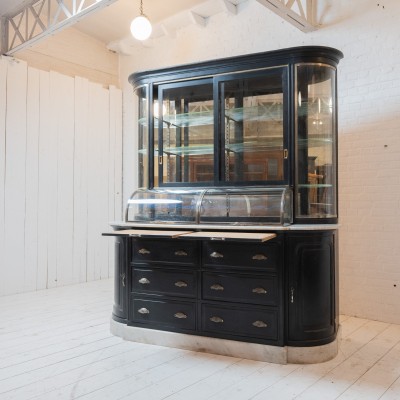 Exceptionnel meuble de boulangerie, début XXème