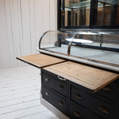 Exceptionnel meuble de boulangerie, début XXème