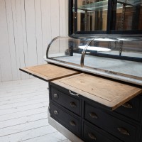 Exceptionnel meuble de boulangerie, début XXème