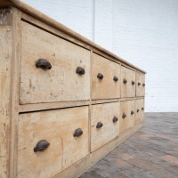 Grand meuble de mercerie à tiroirs, début XXème