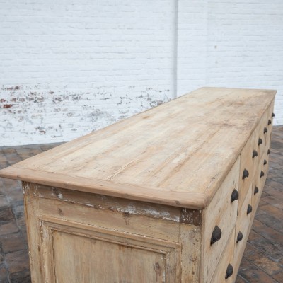 Grand meuble de mercerie à tiroirs, début XXème