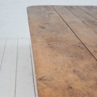 Table en chêne datant du XIXᵉ siècle