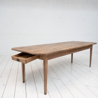 Table en chêne datant du XIXᵉ siècle