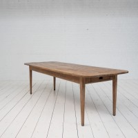 Table en chêne datant du XIXᵉ siècle