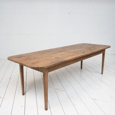 Table en chêne datant du XIXᵉ siècle