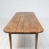 Table en chêne datant du XIXᵉ siècle