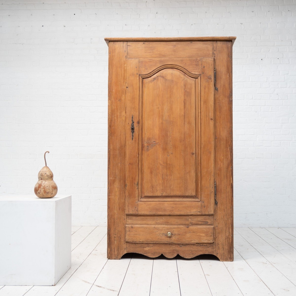 Single-Door Pitch Pine Wardrobe – Early 19th Century