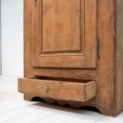 Single-Door Pitch Pine Wardrobe – Early 19th Century