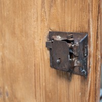 Single-Door Pitch Pine Wardrobe – Early 19th Century