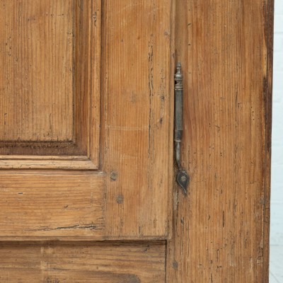 Single-Door Pitch Pine Wardrobe – Early 19th Century