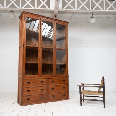 Vitrine de musée ancienne en bois - Début XXe siècle