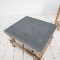 Ensemble de consoles primitive en bois et pierre bleue