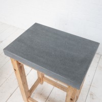 Ensemble de consoles primitive en bois et pierre bleue