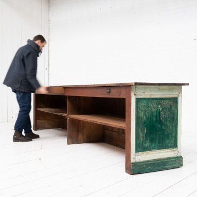 Grand comptoir de commerce en bois, Début XXème siècle