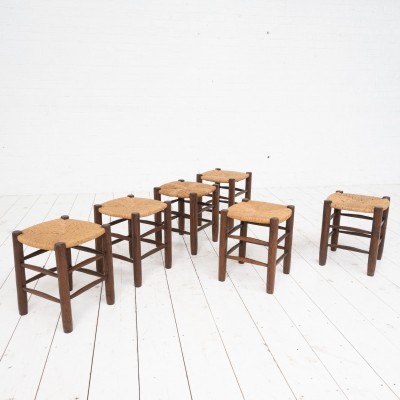 Ensemble de 6 tabourets dans le style Charlotte Perriand