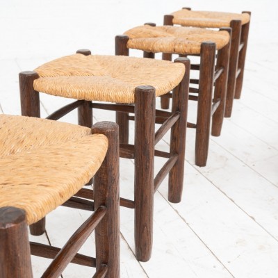 Ensemble de 6 tabourets dans le style Charlotte Perriand