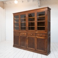 Grand buffet deux corps en bois, début XXème