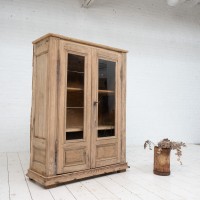 Vitrine deux portes en noyer, 19ème