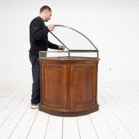 Vitrine centrale de commerce - début XXème