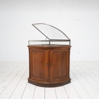 Vitrine centrale de commerce - début XXème