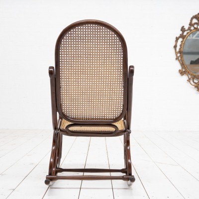 Rocking chair THONET France vers 1920. Produit proposé par ECLECTIQUE ANTIQUE