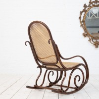 Rocking chair THONET France vers 1920. Produit proposé par ECLECTIQUE ANTIQUE