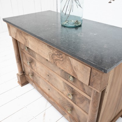 Commode en noyer - France XIXème siècle