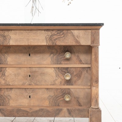 Commode en noyer - France XIXème siècle