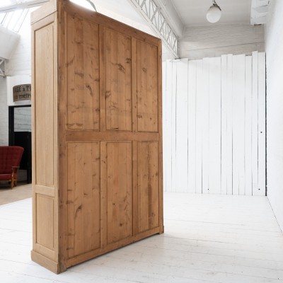 Grande vitrine deux portes en chêne - XXème