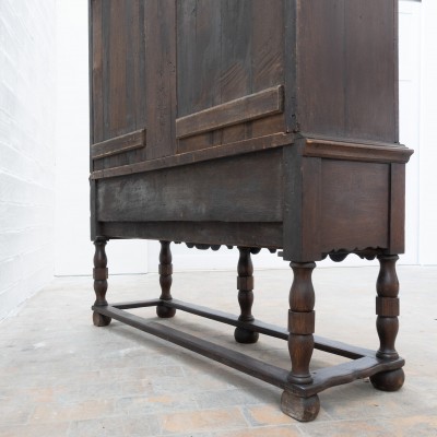 Oak cabinet, early 19th century