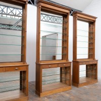 Anciens meubles de pharmacie - France 1920